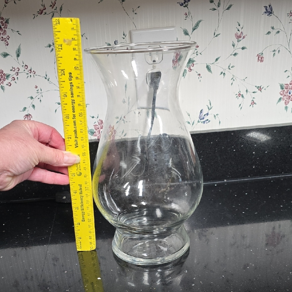 DONATING. MAKE OFFER. Large Clear Glass Vase